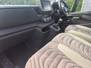 GREY 2024 RENAULT TRAFIC LL30 EXTRA SPRT BLU DCI  4 Berth  Camper van - Imaging+