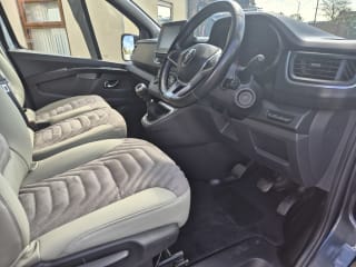 GREY 2024 RENAULT TRAFIC LL30 EXTRA SPRT BLU DCI  4 Berth  Camper van - Imaging+