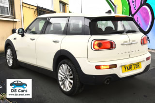 Rear view of the MINI CLUBMAN ONE City Nav showing split barn doors