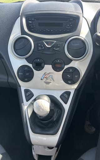 BLACK 2013 FORD KA TITANIUM - Mobile Upload