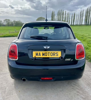 BLACK 2016 MINI ONE D - Mobile Upload