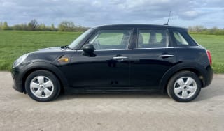BLACK 2016 MINI ONE D - Mobile Upload