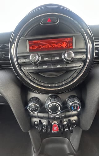 BLACK 2016 MINI ONE D - Mobile Upload
