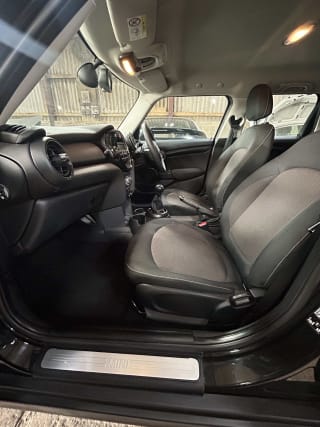 BLACK 2016 MINI ONE D - Mobile Upload