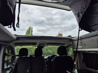 WHITE 2023 RENAULT TRAFIC SL28 B-NESS + BLUE DCI  4  Berth  Camper van - Imaging+