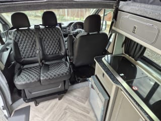 WHITE 2023 RENAULT TRAFIC SL28 B-NESS + BLUE DCI  4  Berth  Camper van - Imaging+