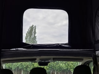 WHITE 2023 RENAULT TRAFIC SL28 B-NESS + BLUE DCI  4  Berth  Camper van - Imaging+