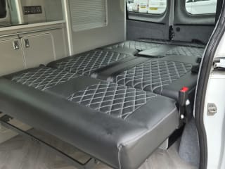 WHITE 2023 RENAULT TRAFIC SL28 B-NESS + BLUE DCI  4  Berth  Camper van - Imaging+