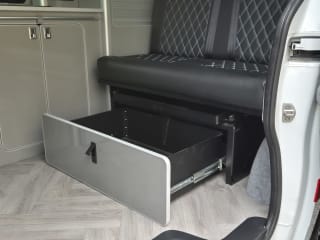 WHITE 2023 RENAULT TRAFIC SL28 B-NESS + BLUE DCI  4  Berth  Camper van - Imaging+