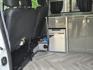 WHITE 2023 RENAULT TRAFIC SL28 B-NESS + BLUE DCI  4  Berth  Camper van - Imaging+