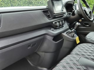 WHITE 2023 RENAULT TRAFIC SL28 B-NESS + BLUE DCI  4  Berth  Camper van - Imaging+