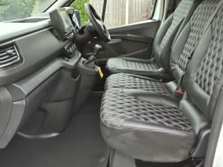WHITE 2023 RENAULT TRAFIC SL28 B-NESS + BLUE DCI  4  Berth  Camper van - Imaging+