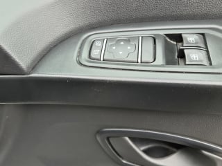 WHITE 2023 RENAULT TRAFIC SL28 B-NESS + BLUE DCI  4  Berth  Camper van - Imaging+