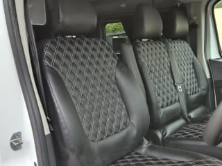 WHITE 2023 RENAULT TRAFIC SL28 B-NESS + BLUE DCI  4  Berth  Camper van - Imaging+