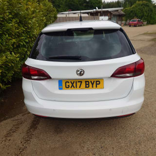 WHITE 2017 VAUXHALL ASTRA DESIGN CDTI S/S - Photo 5