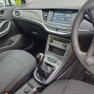 WHITE 2017 VAUXHALL ASTRA DESIGN CDTI S/S - Photo 12