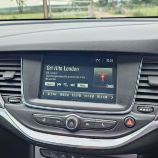 WHITE 2017 VAUXHALL ASTRA DESIGN CDTI S/S - Photo 14