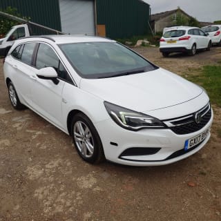 WHITE 2017 VAUXHALL ASTRA DESIGN CDTI S/S - Photo 15
