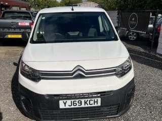 WHITE 2020 CITROEN BERLINGO 650 EN-PRISE BLUEHDI - Photo 9