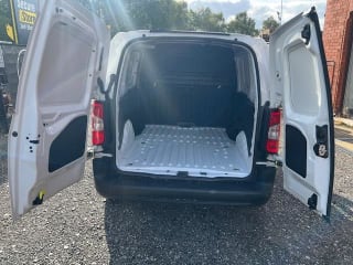 WHITE 2020 CITROEN BERLINGO 650 EN-PRISE BLUEHDI - Photo 13