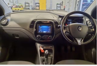 BLACK AND CREAM 2015 RENAULT CAPTURD-QUE S M-NAV NRG DCISSS - Photo 2