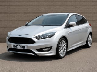 Silver 2017 Ford Focus - Photo 3