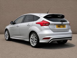 Silver 2017 Ford Focus - Photo 11