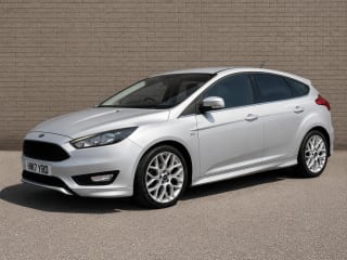 Silver 2017 Ford Focus - Photo 8