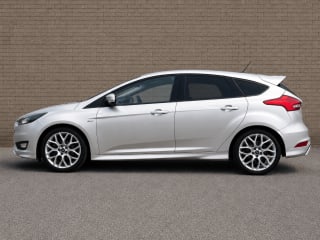 Silver 2017 Ford Focus - Photo 4