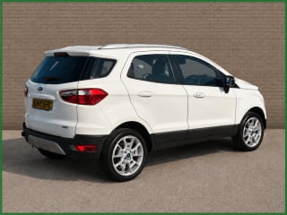 White 2016 Ford EcoSport - Photo 8