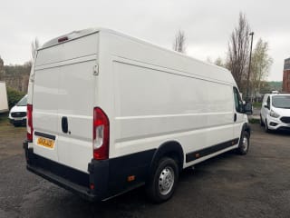 WHITE 2021 PEUGEOT BOXER 435 PRO L4H2 BLUEHDI - Photo 2