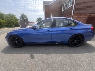 BLUE 2018 BMW 320D M SPORT AUTO - Photo 4