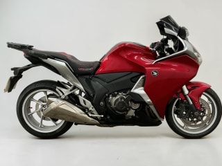 RED 2010 HONDA VFR 1200 FD-A - Photo 1