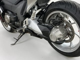 RED 2010 HONDA VFR 1200 FD-A - Photo 5
