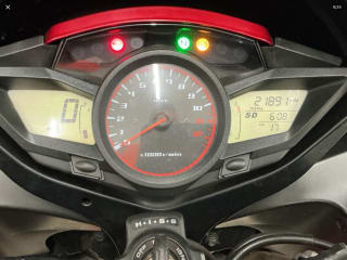 RED 2010 HONDA VFR 1200 FD-A - Photo 8