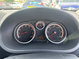RED 2013 VAUXHALL CORSA LIMITED EDITION - Photo 13
