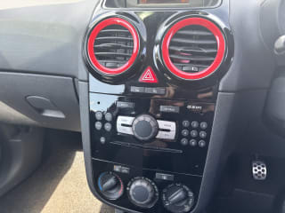 RED 2013 VAUXHALL CORSA LIMITED EDITION - Photo 18