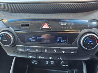 BLUE 2019 HYUNDAI TUCSON SE NAV T-GDI 2WD - Photo 26