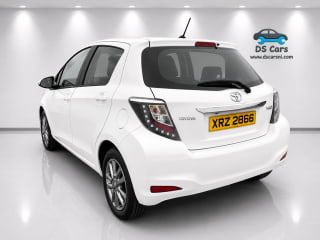 WHITE 2014 TOYOTA YARIS 1.3 VVT-I CVT - Photo 5