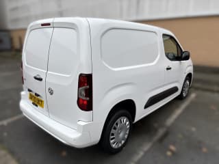 WHITE 2020 VAUXHALL COMBO 2300 SPORTIVE S/S - Photo 4