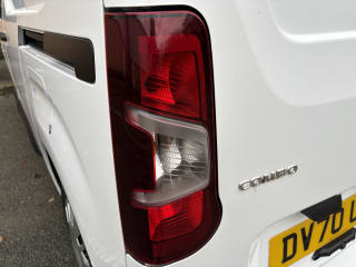 WHITE 2020 VAUXHALL COMBO 2300 SPORTIVE S/S - Photo 34