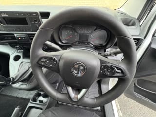 WHITE 2020 VAUXHALL COMBO 2300 SPORTIVE S/S - Photo 23