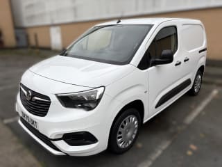 WHITE 2020 VAUXHALL COMBO 2300 SPORTIVE S/S - Photo 3