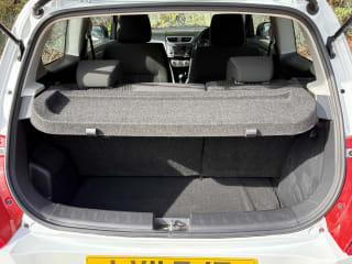 WHITE 2011 SUZUKI SWIFT SZ3 - Photo 8