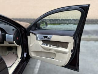 RED 2012 JAGUAR XF PREMIUM LUXURY V6 D AUTO - Photo 9