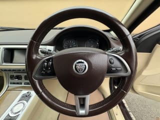 RED 2012 JAGUAR XF PREMIUM LUXURY V6 D AUTO - Photo 31