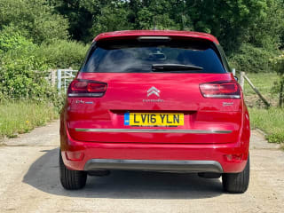 RED 2016 CITROEN C4 PICASSO EXCL + BLUEHDI AUTO - Photo 4