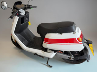 WHITE AND RED 2022 NIU NQi GTS SPORT - Photo 3