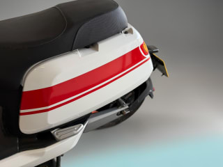 WHITE AND RED 2022 NIU NQi GTS SPORT - Photo 20