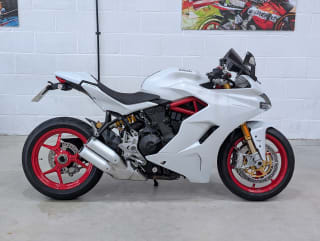 WHITE 2019 DUCATI SUPERSPORT S - Photo 1